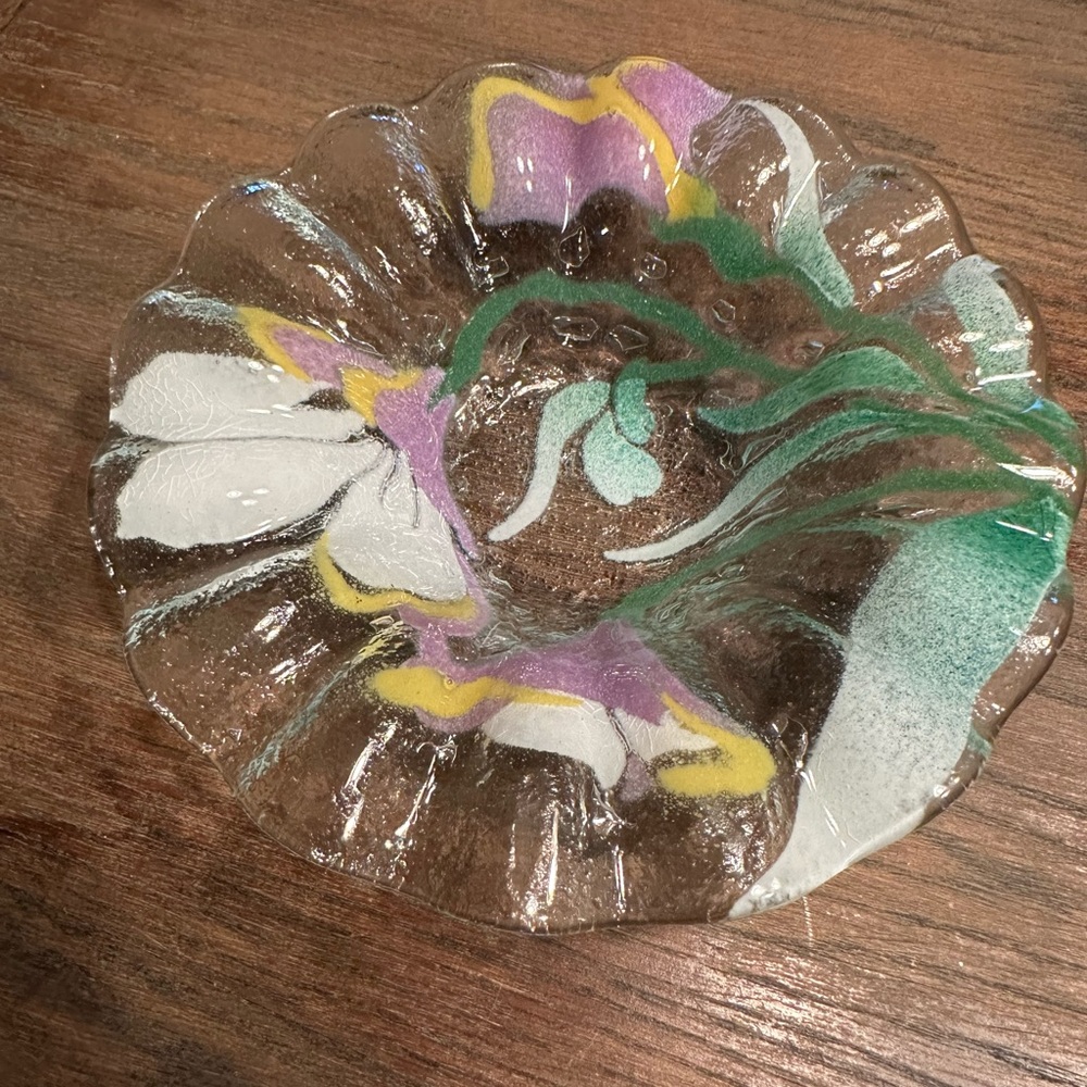 Sydenstricker Glass Berry Bowl